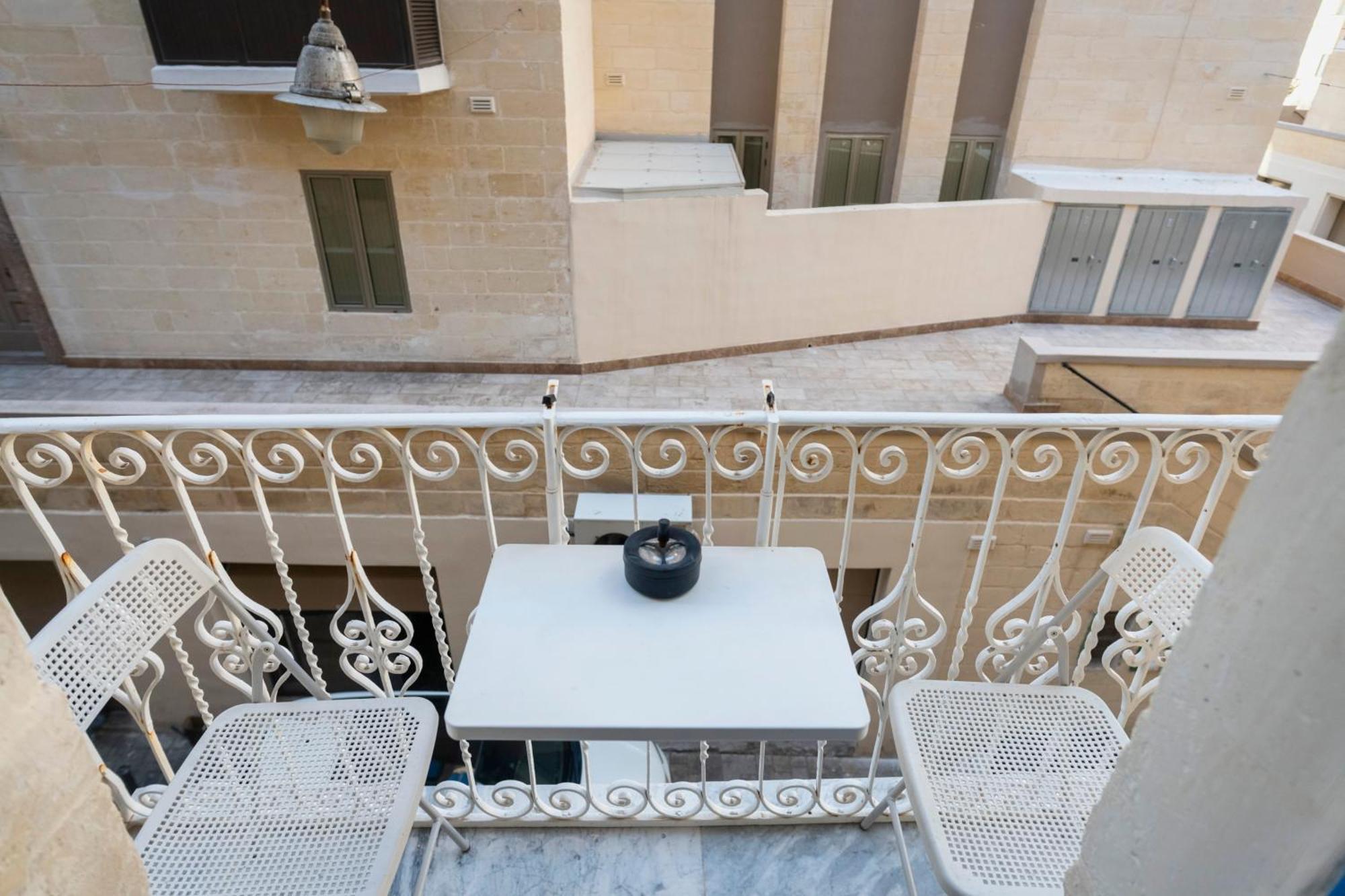 Mandera'S Boutique Suites & Dorms Valeta Exterior foto